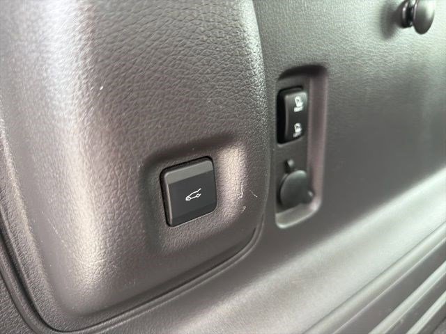 Used 2010 Lincoln MKX AWD image 16