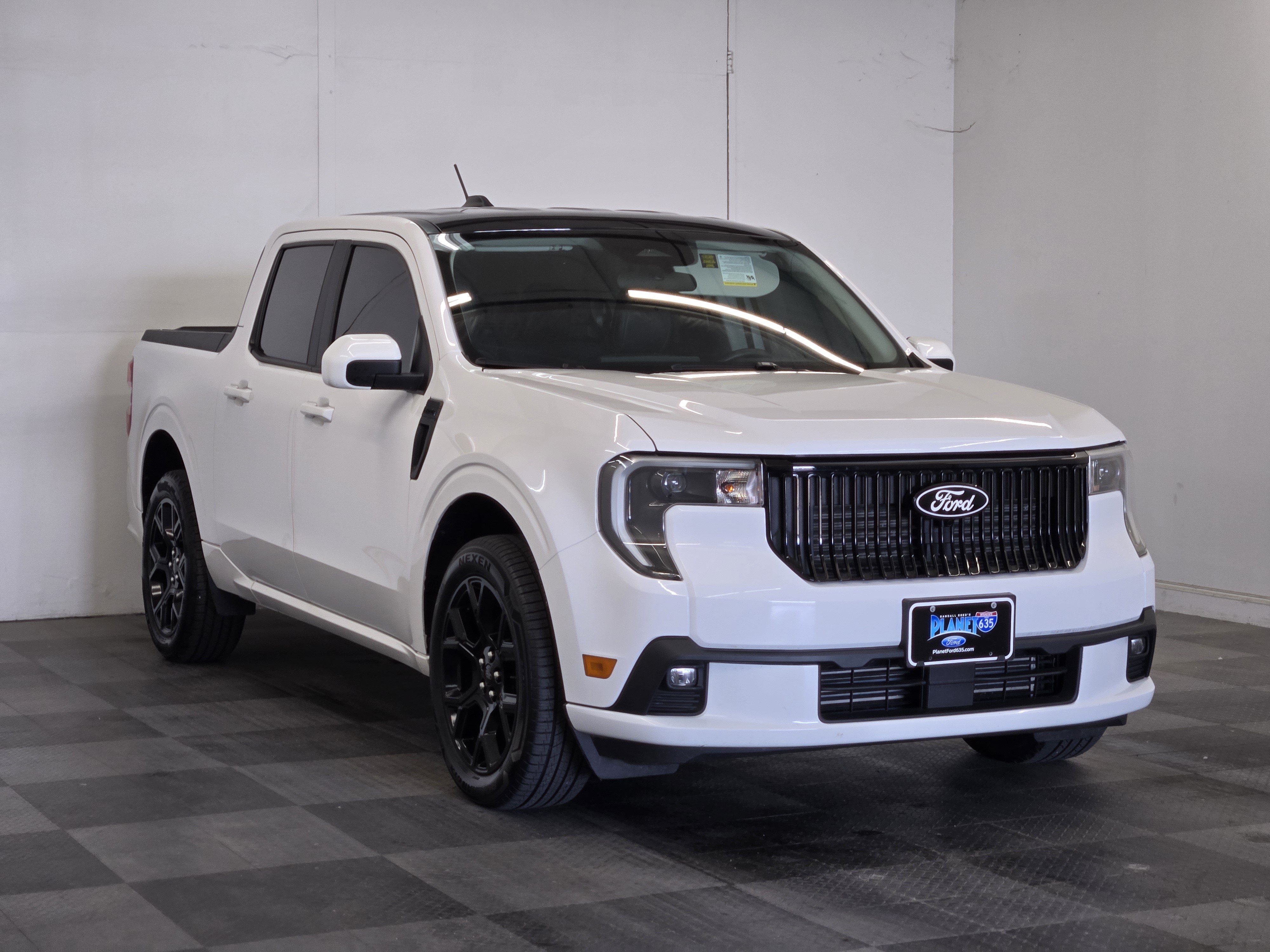 Certified 2025 Ford Maverick Lobo AWD/4WD image 2