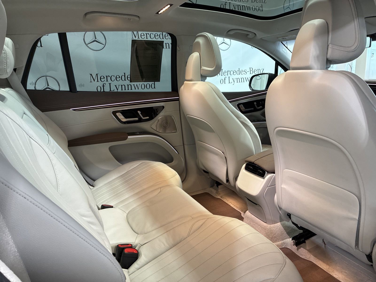 Used 2023 Mercedes-Benz EQS 580 4MATIC SUV image 32