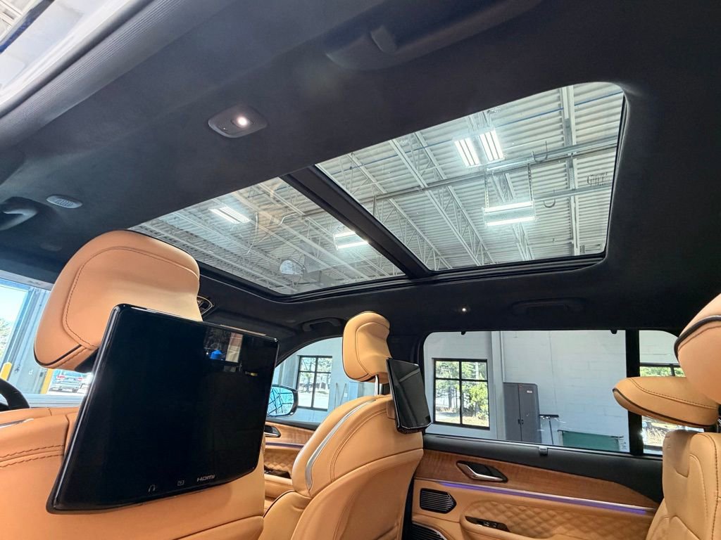 Used 2024 Jeep Grand Cherokee L Summit AWD/4WD image 27