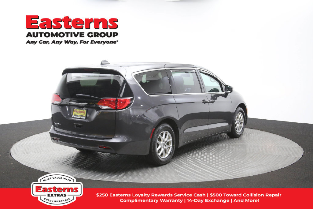 Used 2022 Chrysler Voyager LX FWD image 41