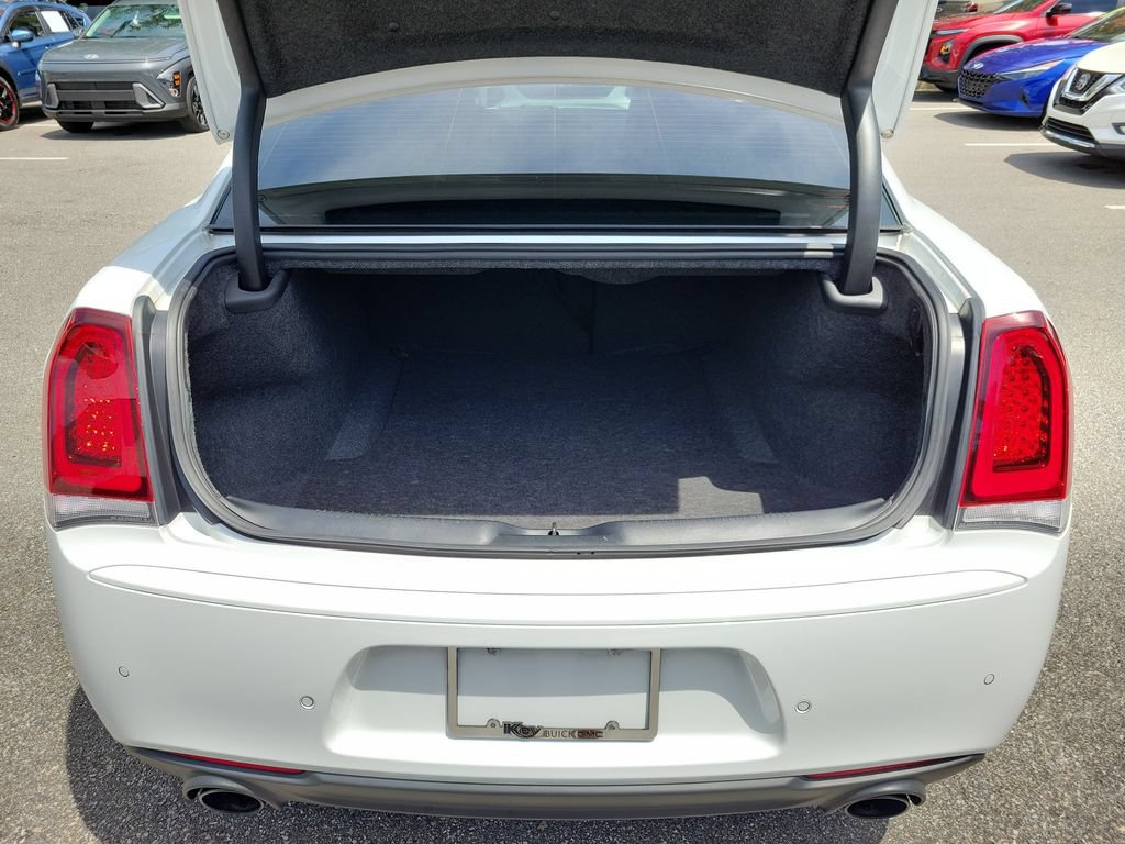 Used 2023 Chrysler 300 C RWD image 9