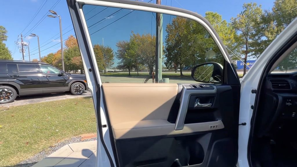 Used 2018 Toyota 4Runner 2WD image 34