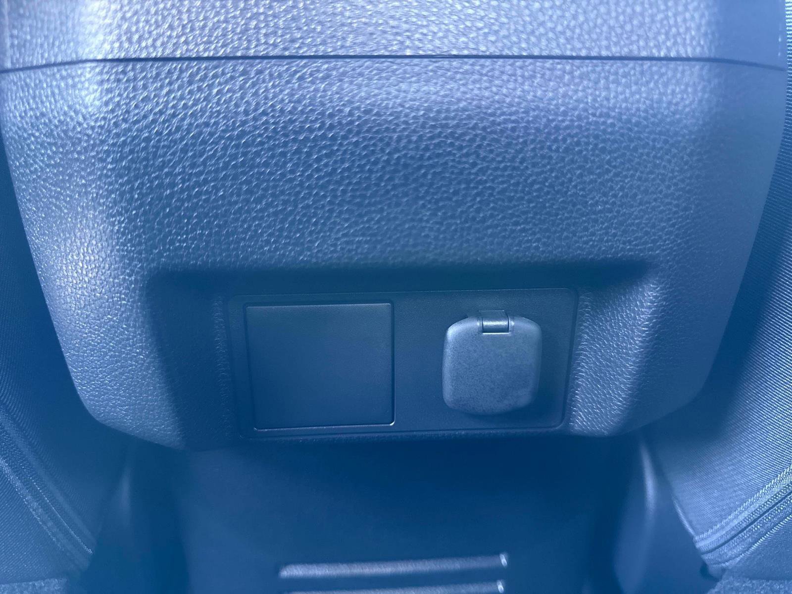 Used 2025 Toyota Tacoma SR image 17