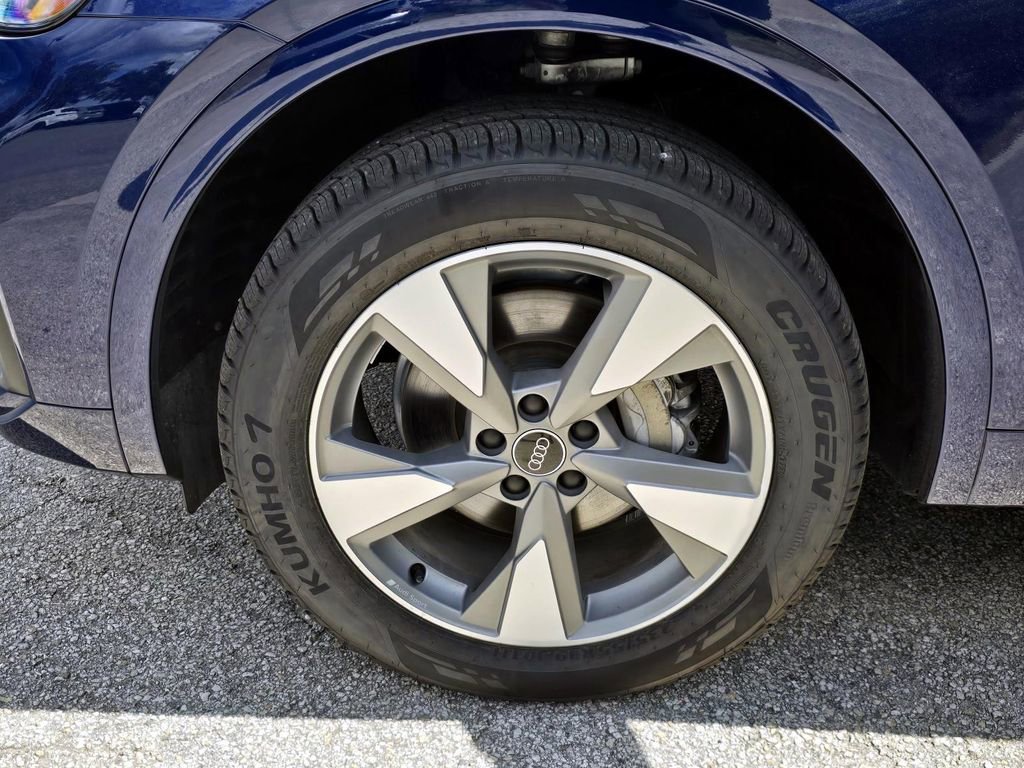 Used 2023 Audi Q5 2.0T Premium Plus w/ Premium Plus Package AWD/4WD image 9