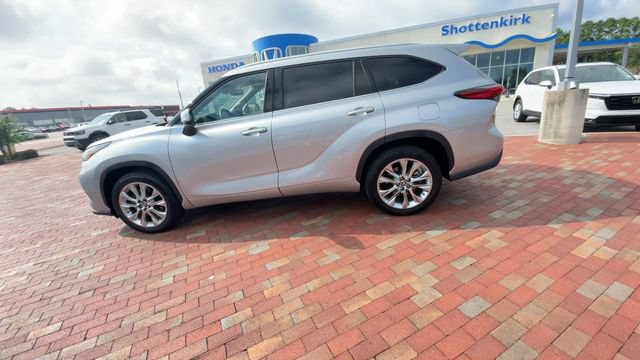 Used 2021 Toyota Highlander Limited FWD image 6