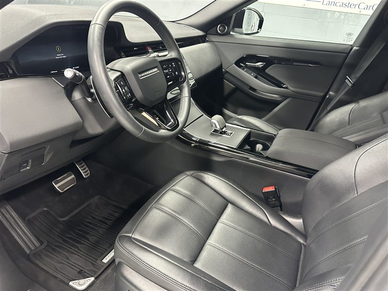 Used 2024 Land Rover Range Rover Evoque Dynamic SE AWD/4WD image 2