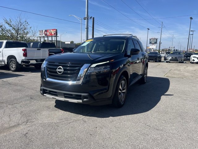 Used 2023 Nissan Pathfinder SL