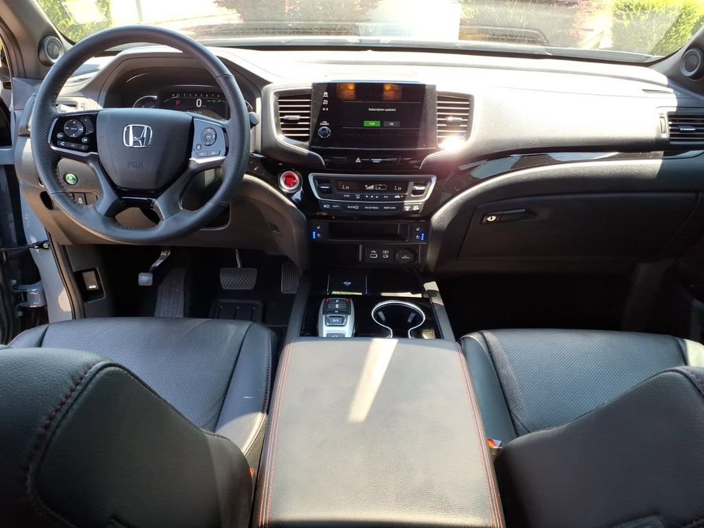 Used 2024 Honda Passport Black Edition image 8