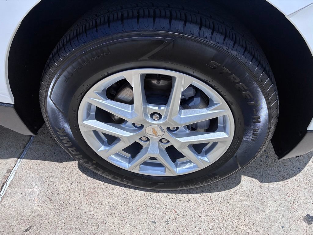 Used 2024 Chevrolet Equinox LT AWD/4WD image 3