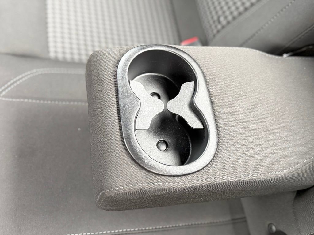 Used 2016 Dodge Challenger SXT image 7