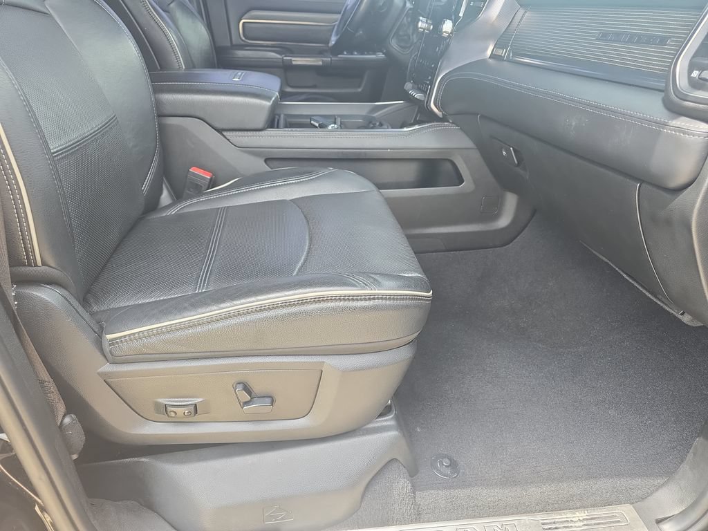 Used 2020 RAM 2500 Limited w/ Black Appearance Package AWD/4WD image 10