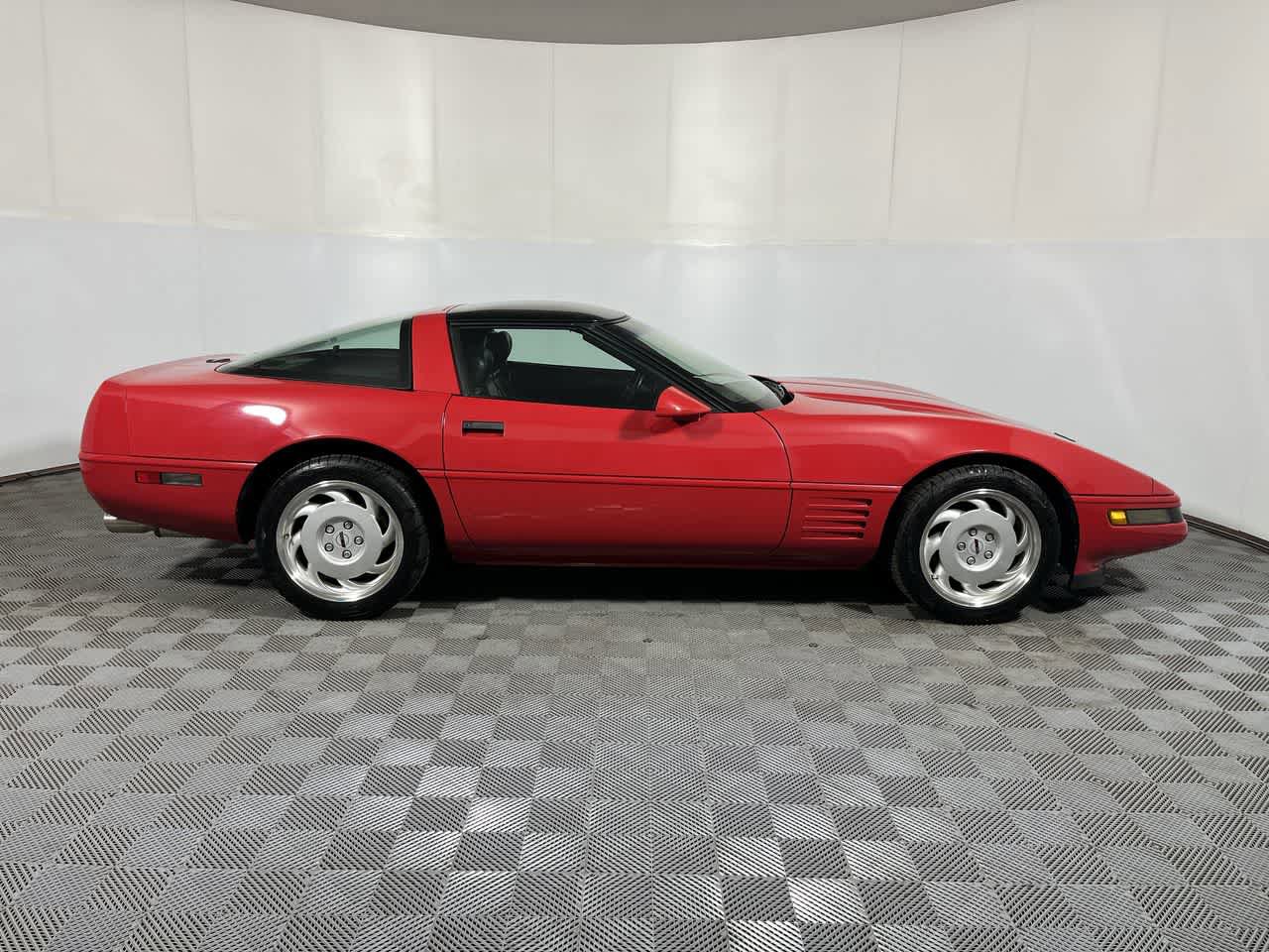 Used 1991 Chevrolet Corvette Coupe image 9