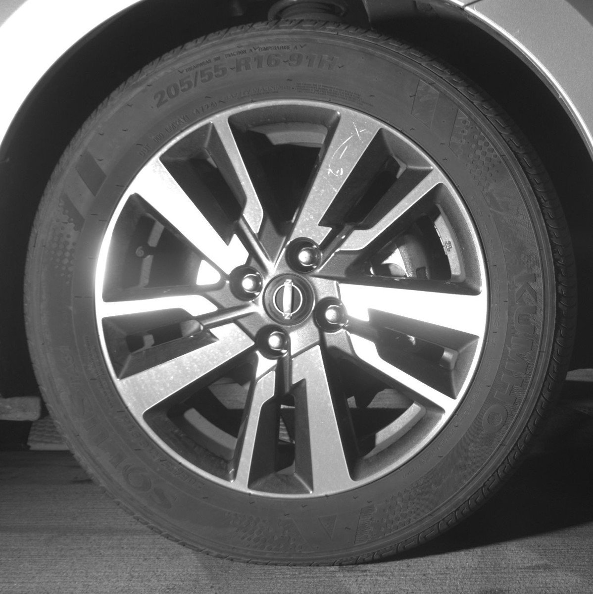 Used 2025 Nissan Versa SV image 13