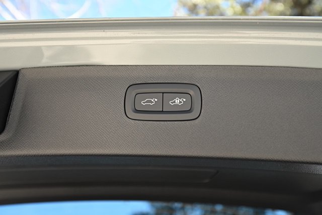 New 2026 Volvo XC90 B5 Core AWD/4WD image 11