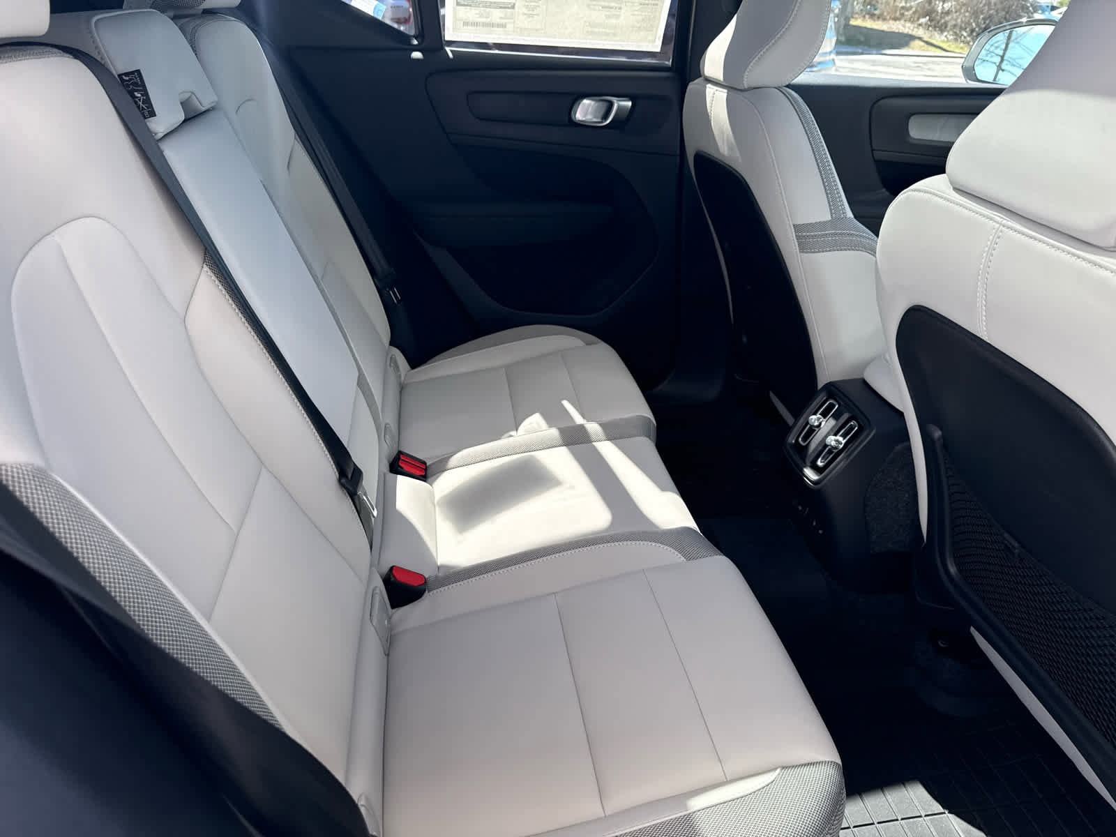 New 2026 Volvo EX40 Plus w/ Climate Package RWD image 25