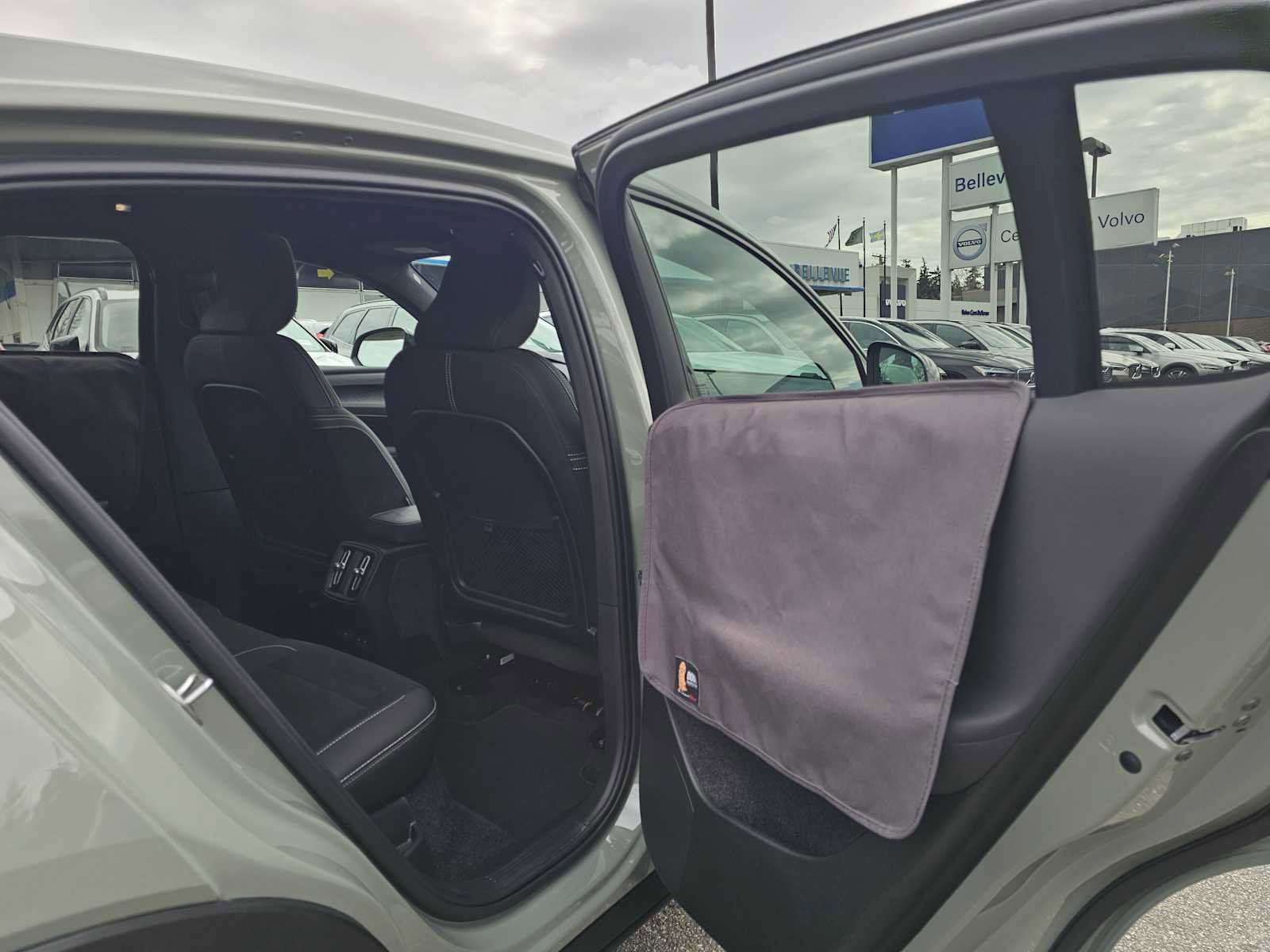 Certified 2023 Volvo C40 P8 Recharge Ultimate image 12