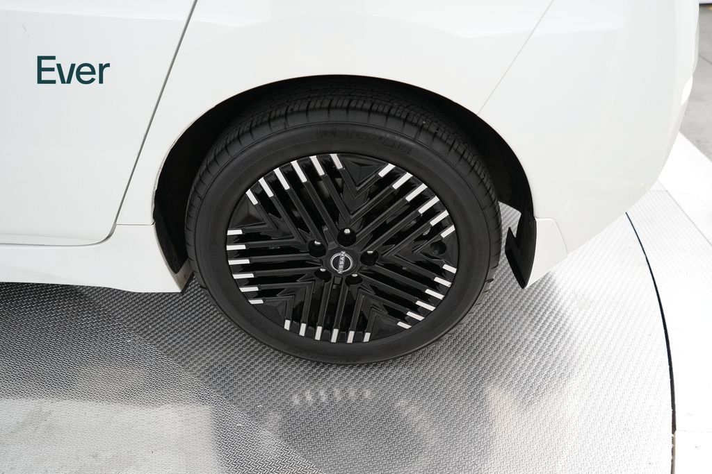 Used 2024 Nissan Leaf SV Plus FWD image 19