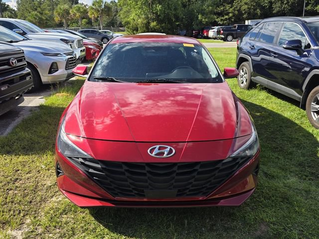 Used 2023 Hyundai Elantra SEL w/ Convenience Package FWD image 2