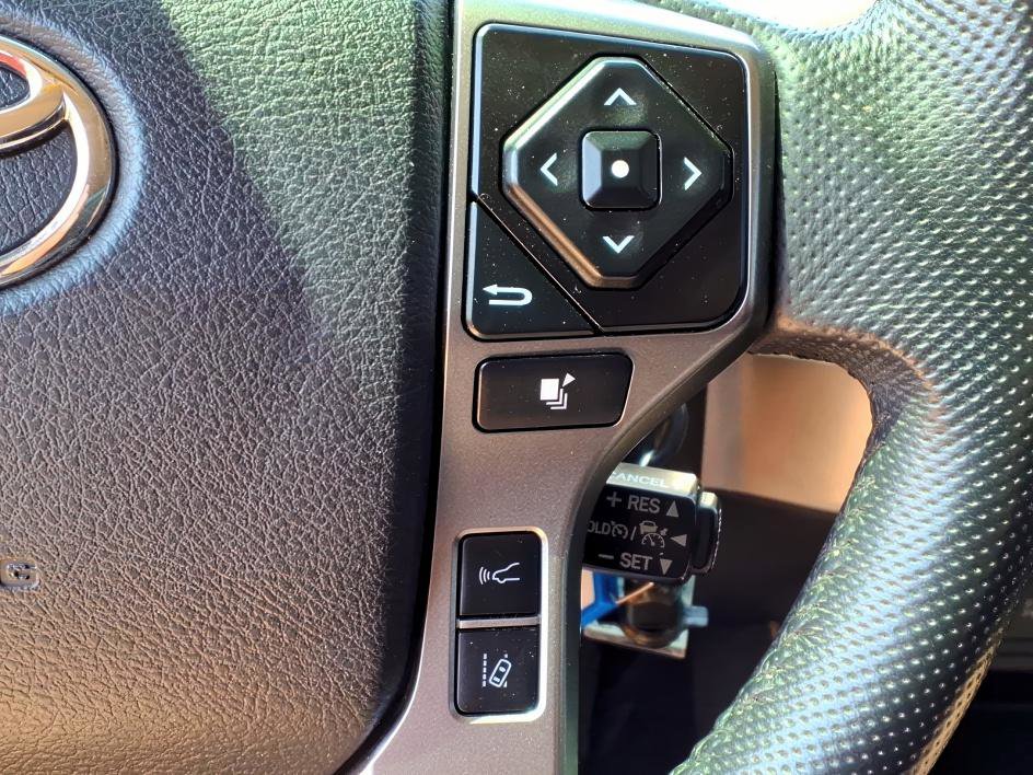 Used 2021 Toyota Tacoma SR5 AWD/4WD image 23