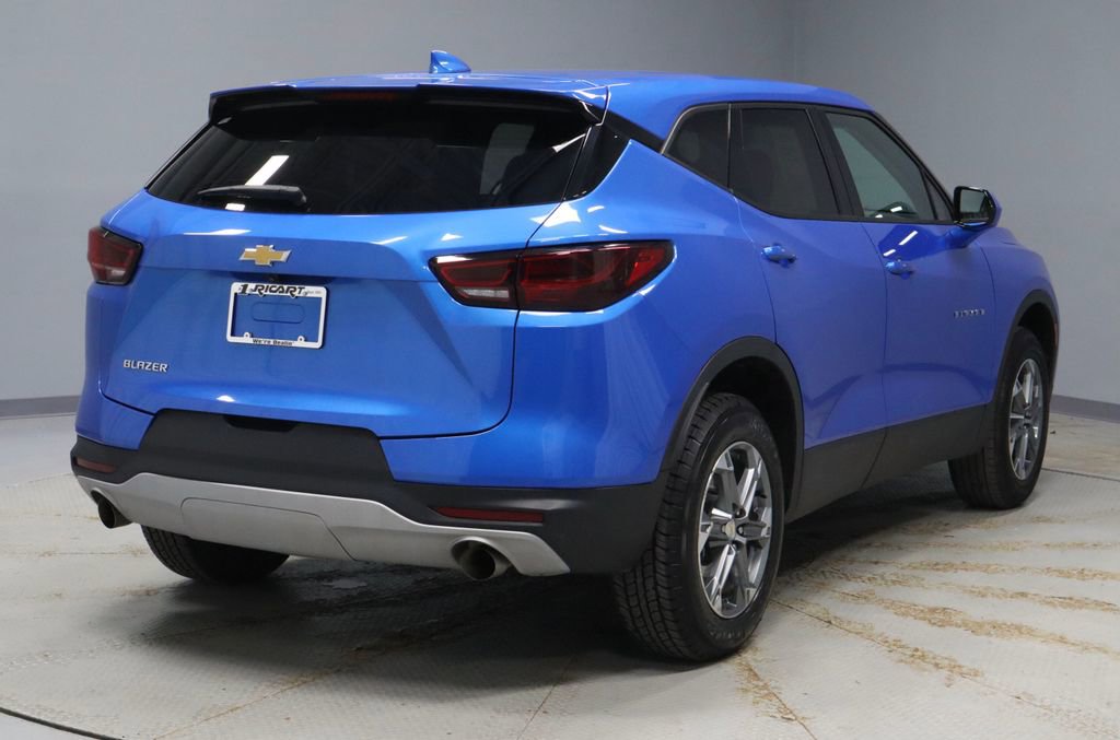 Used 2025 Chevrolet Blazer LT image 10