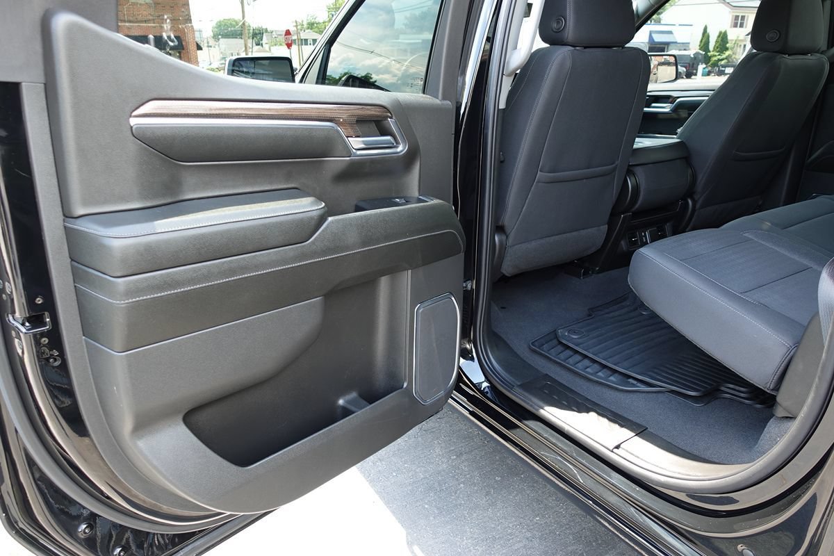 Used 2024 Chevrolet Silverado 1500 LT AWD/4WD image 22