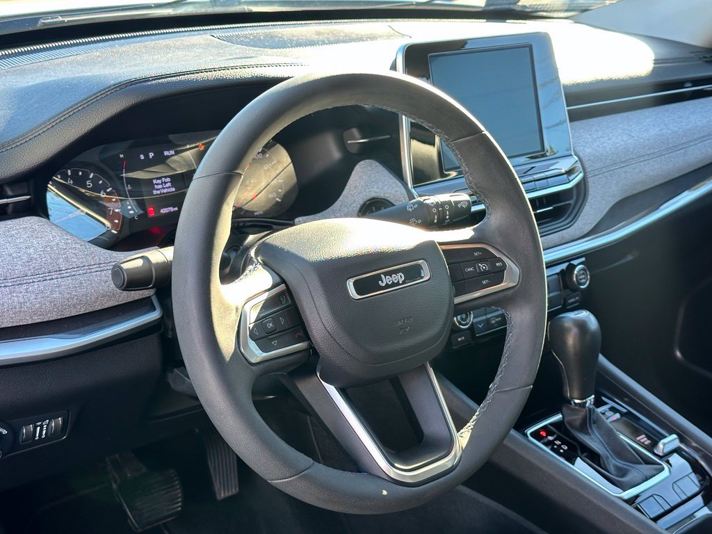 Used 2022 Jeep Compass Latitude AWD/4WD image 12