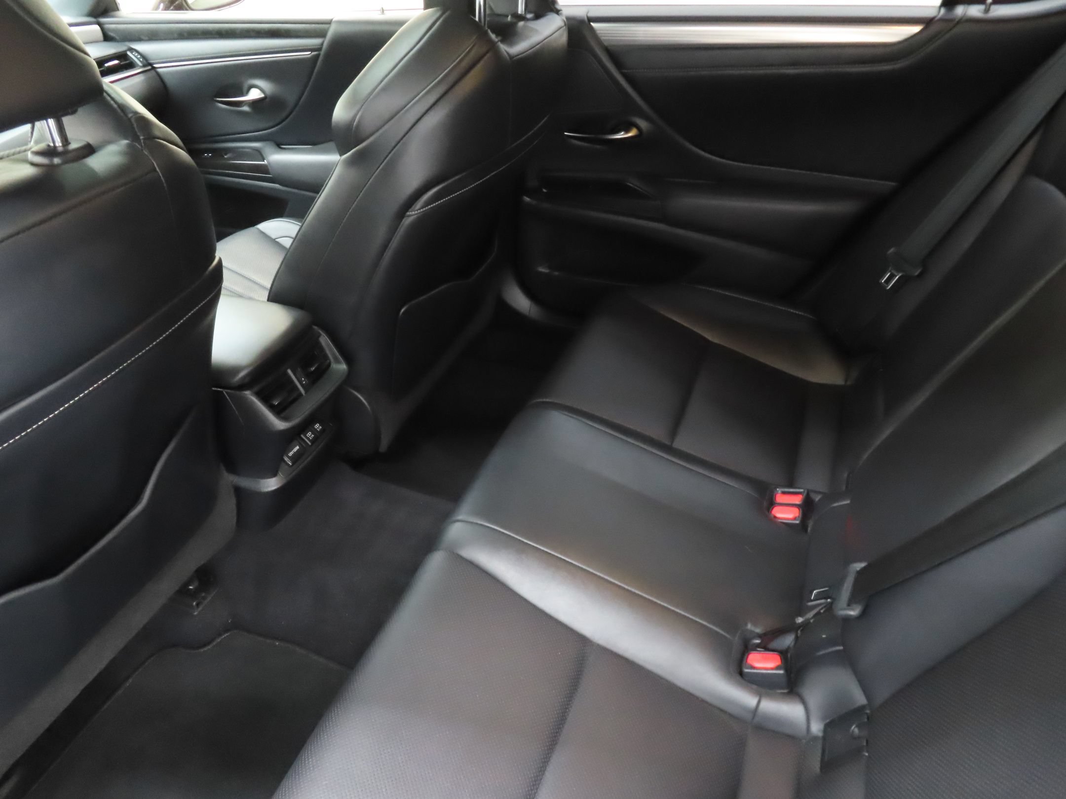 Used 2019 Lexus ES 350 F Sport w/ Accessory Package 2 FWD image 22