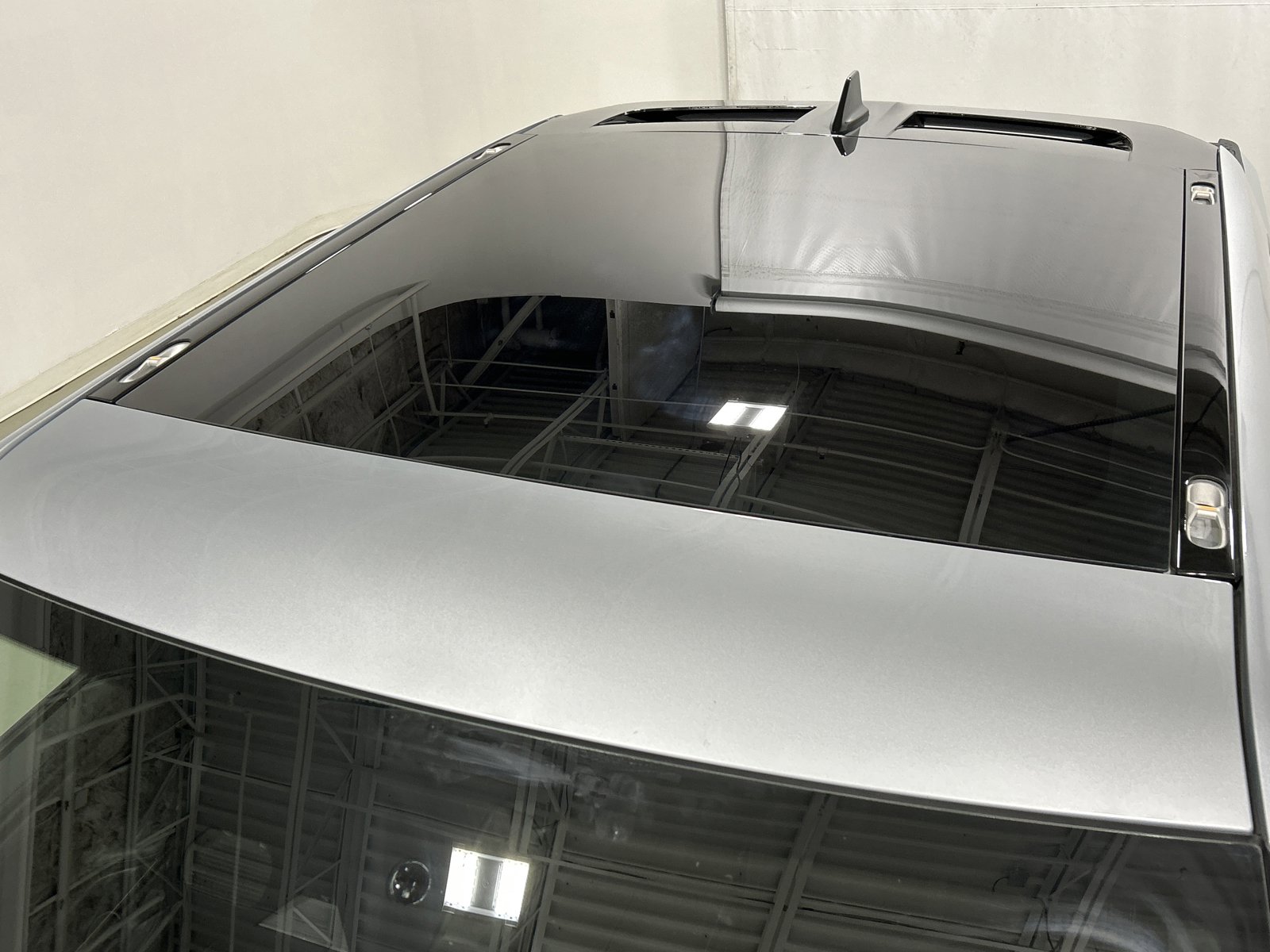 Used 2025 Rivian R1T Adventure image 13