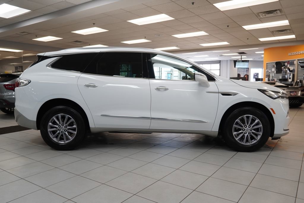 Used 2023 Buick Enclave Essence w/ LPO, Floor Liner Package image 4