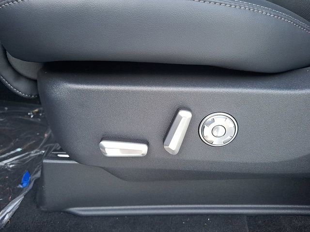 New 2025 Lincoln Navigator Reserve image 16