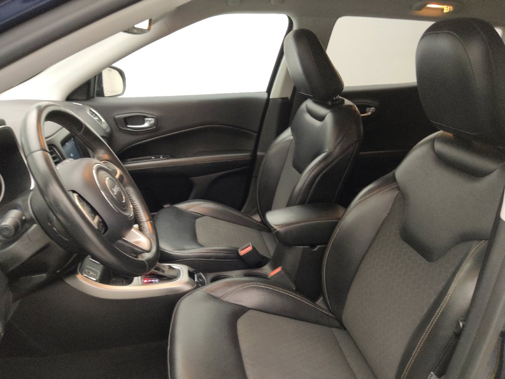 Used 2018 Jeep Compass Latitude w/ Popular Equipment Group FWD image 17