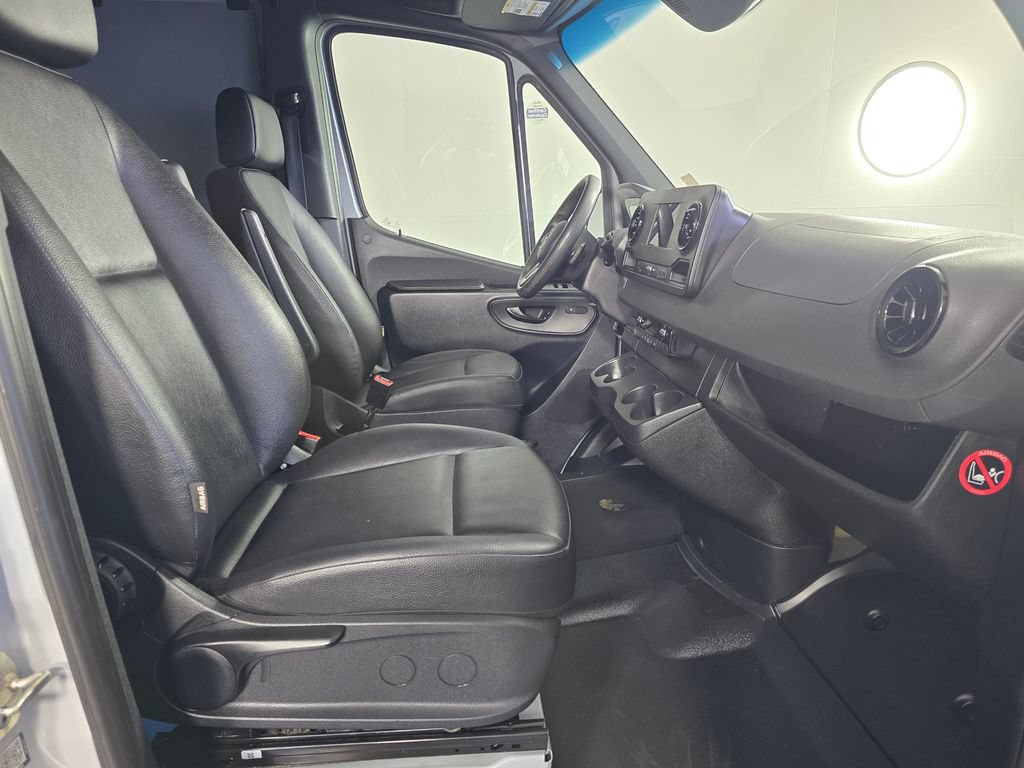 Used 2021 Mercedes-Benz Sprinter 2500 image 10