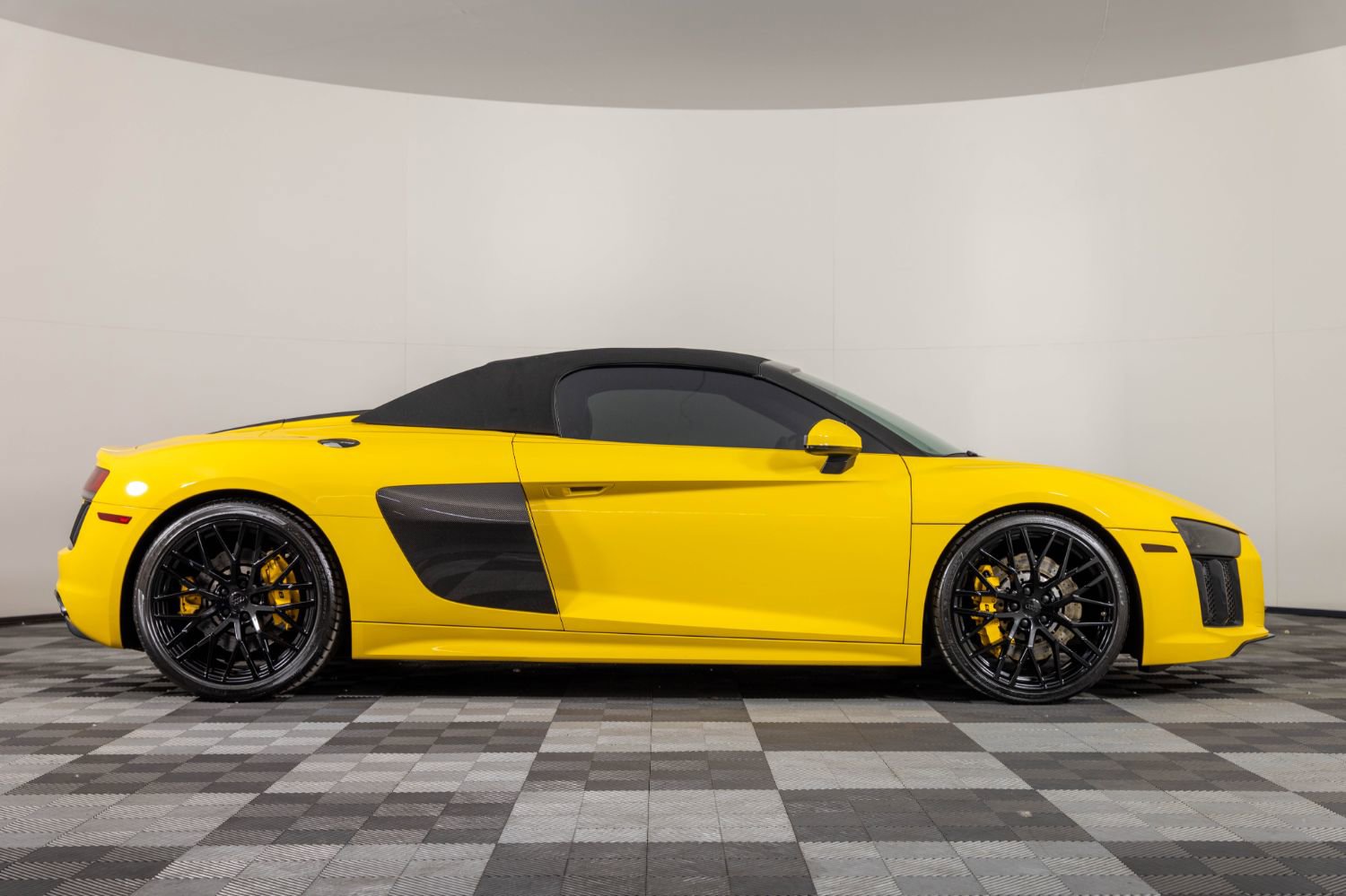 Used 2017 Audi R8 V10 AWD/4WD image 10