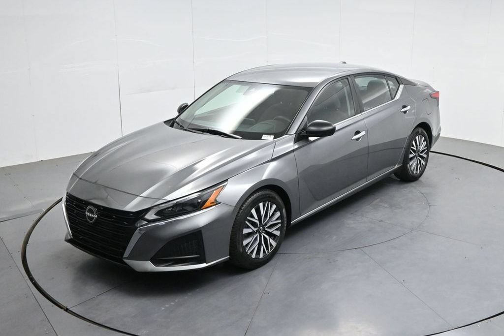 Used 2024 Nissan Altima 2.5 SV FWD image 48