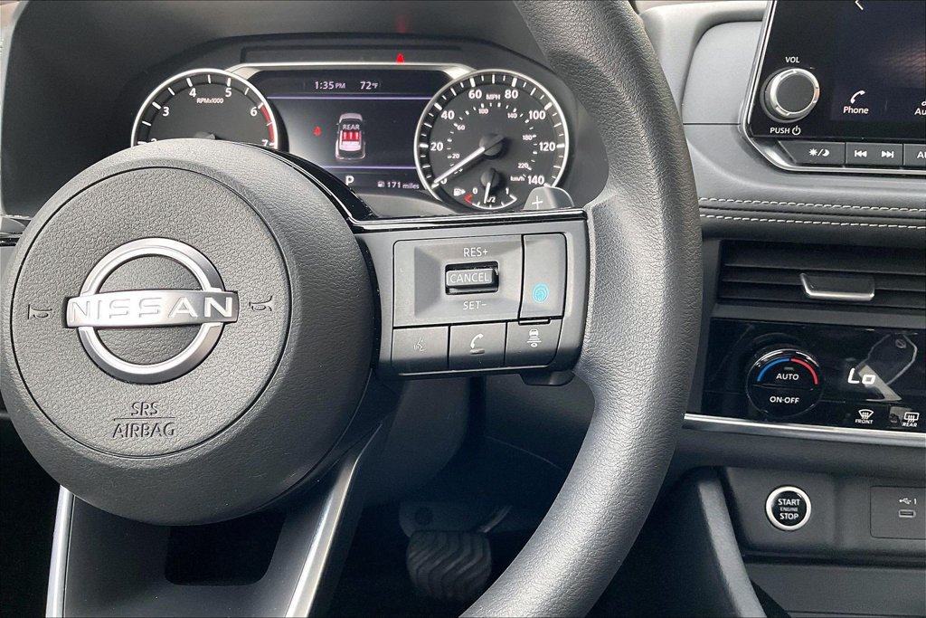 Used 2023 Nissan Rogue SV AWD/4WD image 18