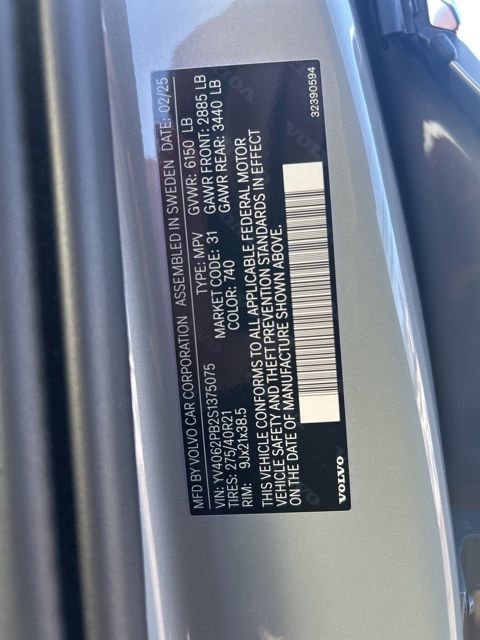 Certified 2025 Volvo XC90 B6 Plus image 28