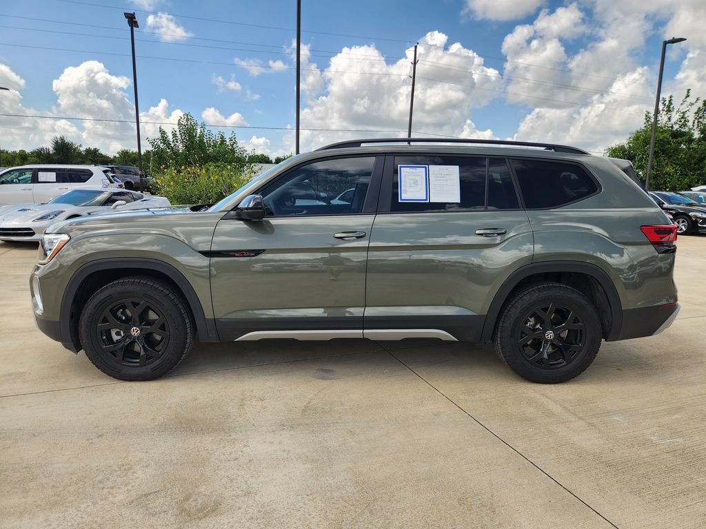 Used 2024 Volkswagen Atlas Peak Edition SE AWD/4WD image 6
