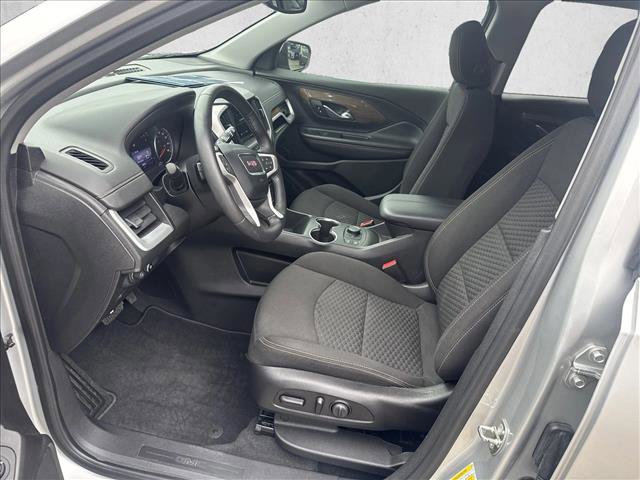 Used 2019 GMC Terrain SLE w/ Driver Convenience Package FWD image 9