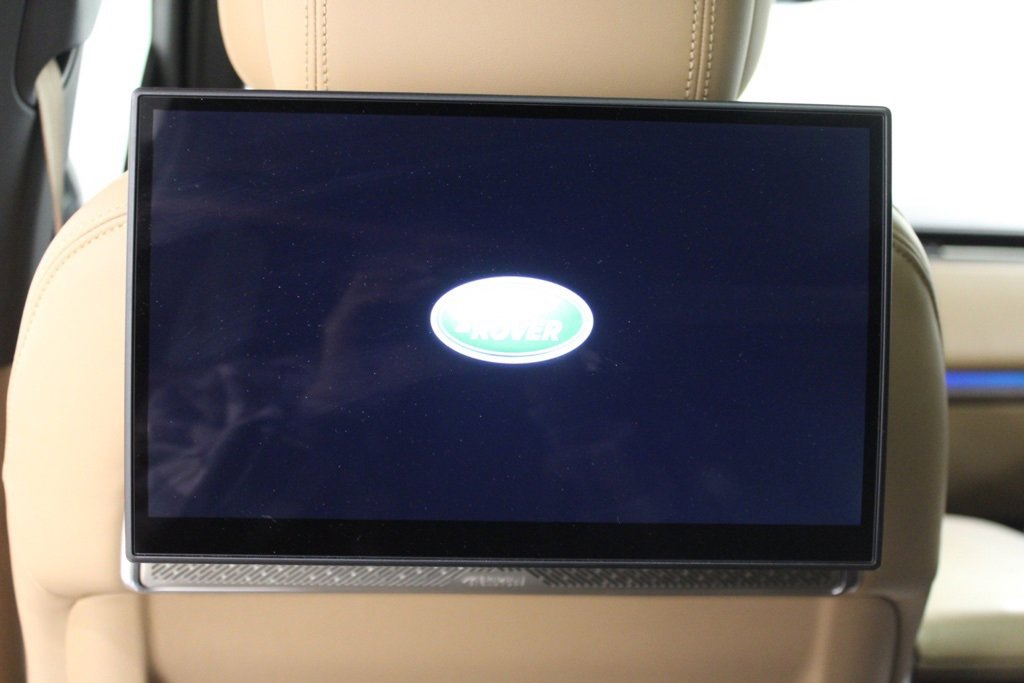 Used 2024 Land Rover Range Rover Long Wheelbase Autobiography image 35