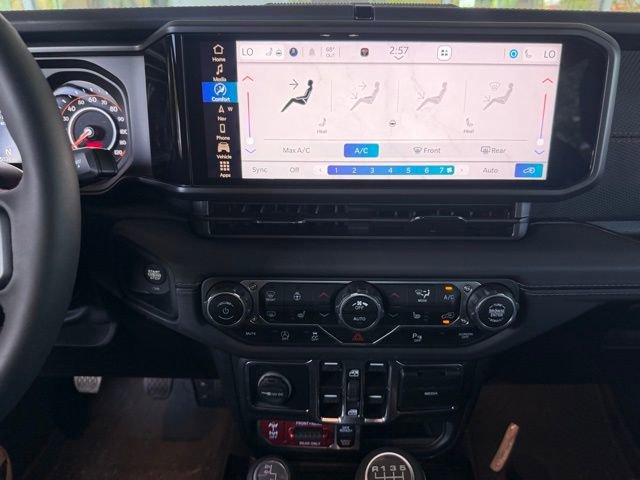 Used 2024 Jeep Wrangler Unlimited Rubicon AWD/4WD image 17
