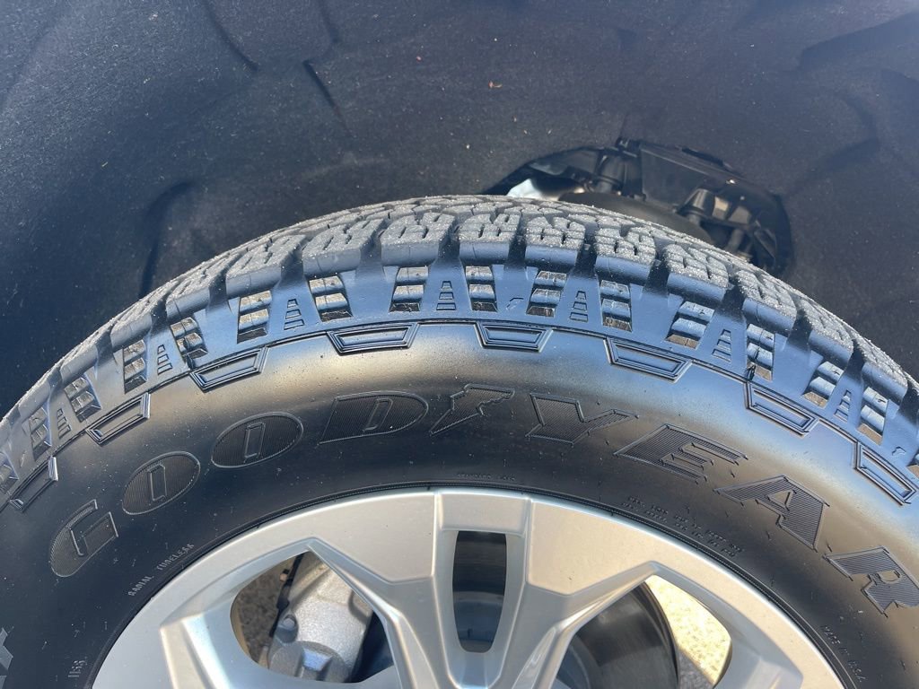 Used 2024 Chevrolet Silverado 1500 LTZ w/ Technology Package image 37