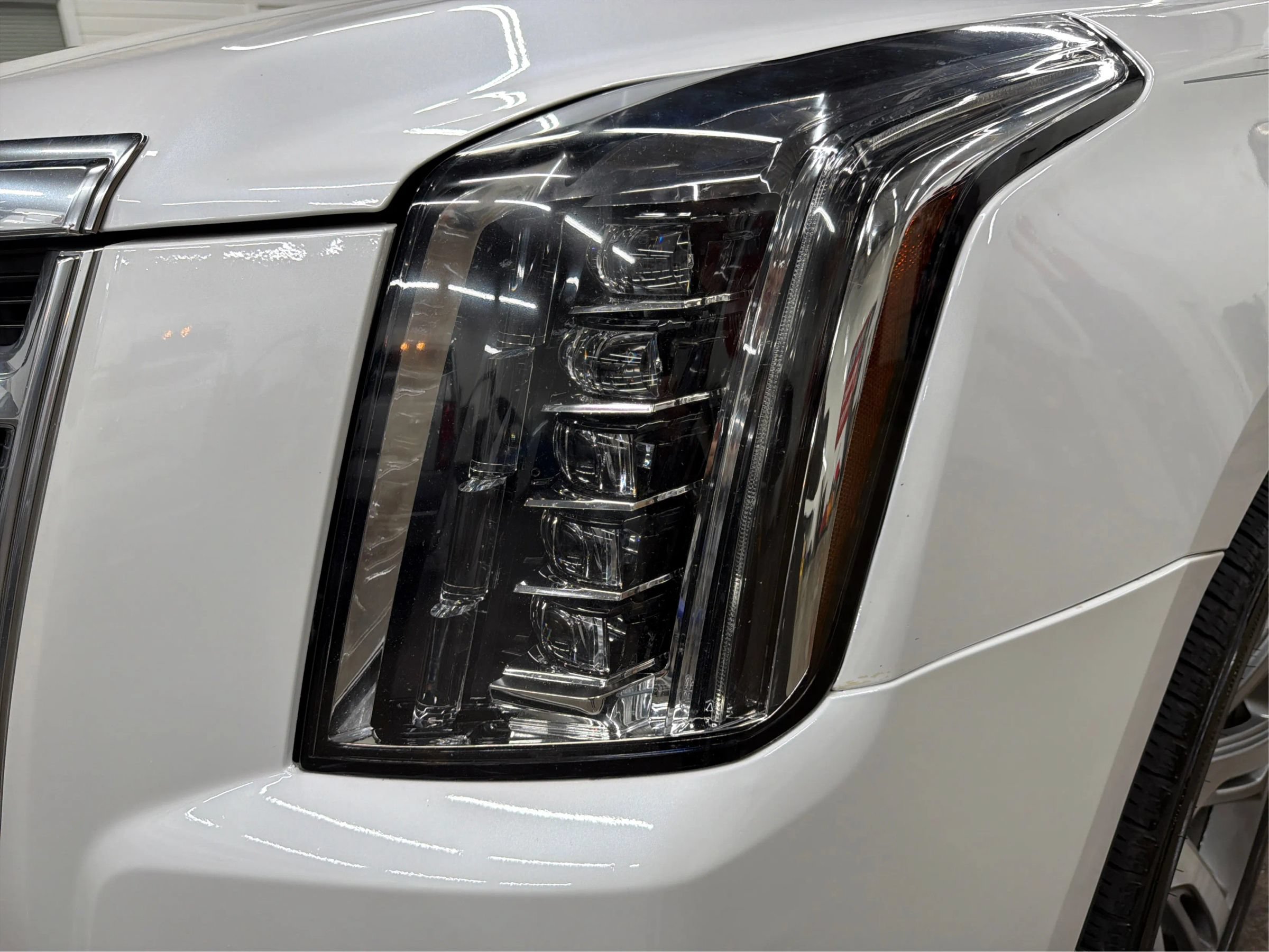 Used 2016 Cadillac Escalade Premium AWD/4WD image 46