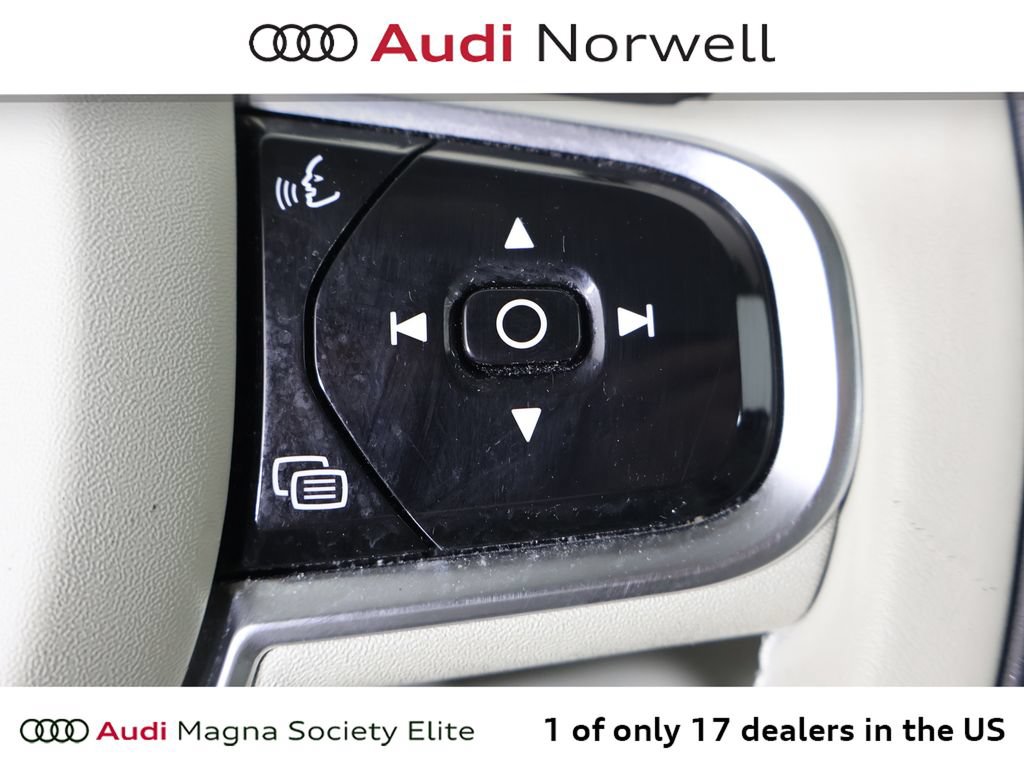 Used 2024 Volvo XC90 B6 Plus AWD/4WD image 28