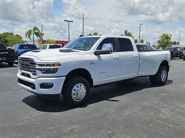New 2025 RAM 3500 Laramie image 4