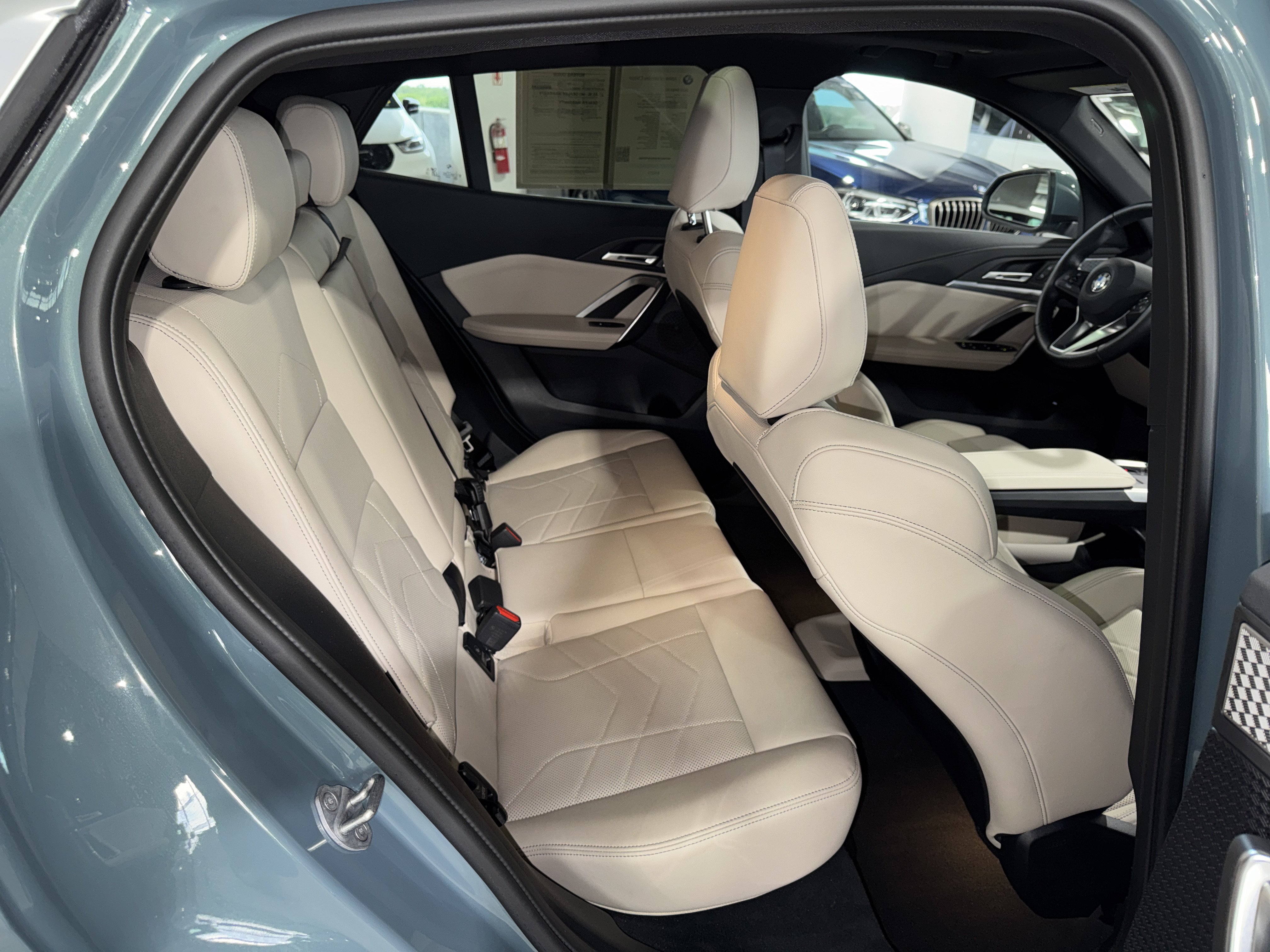 Used 2025 BMW X2 xDrive28i w/ Premium Package AWD/4WD image 12