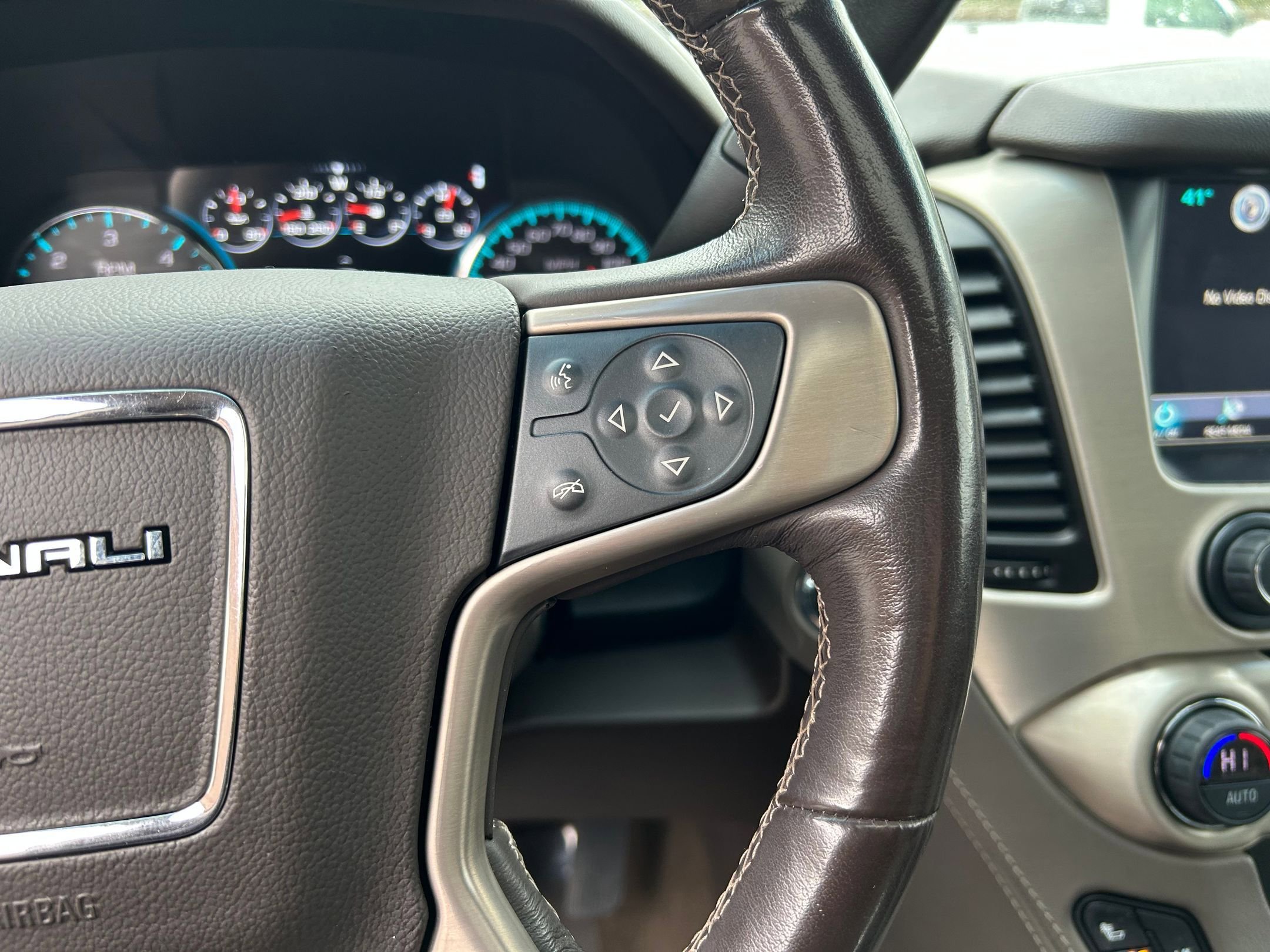 Used 2018 GMC Yukon XL Denali w/ Open Road Package AWD/4WD image 14