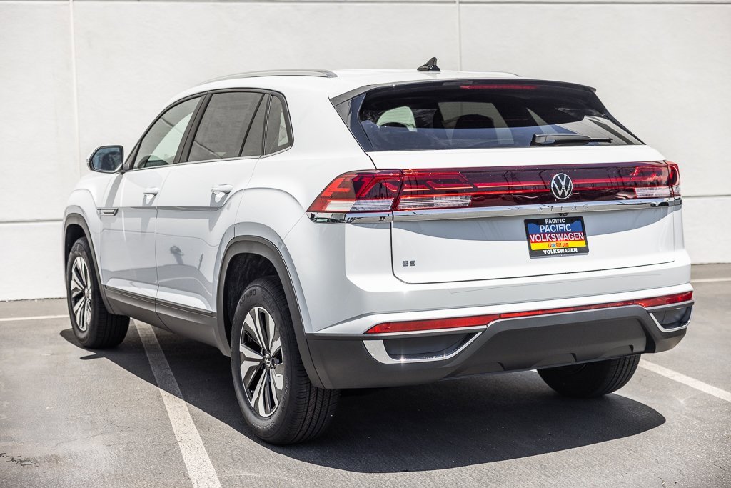 New 2026 Volkswagen Atlas Cross Sport SE image 3