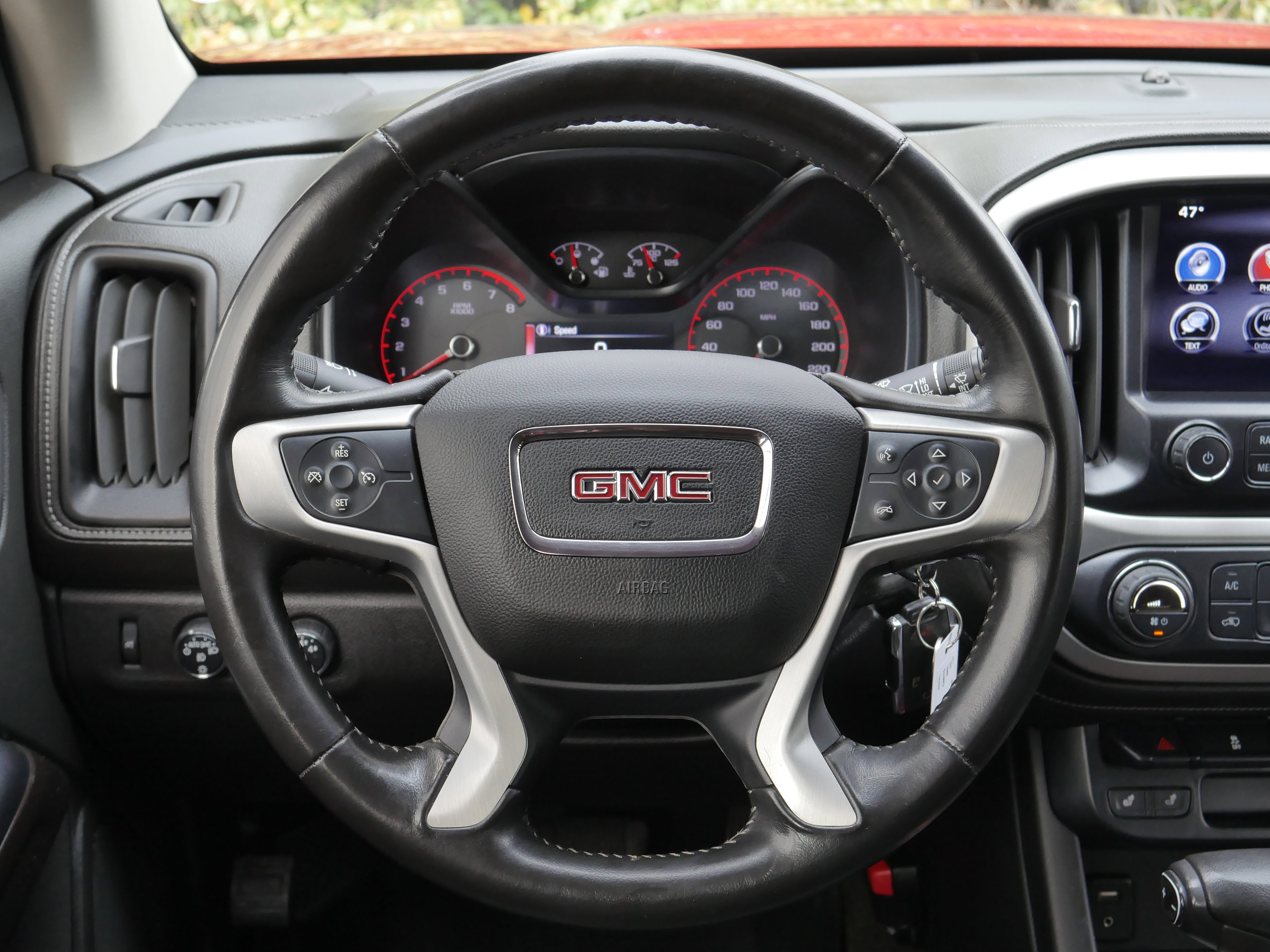 Used 2015 GMC Canyon SLT image 6