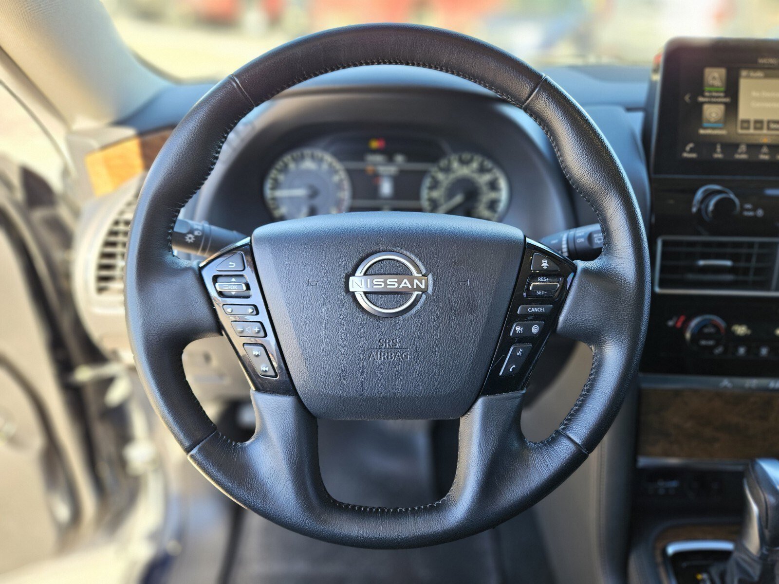 Used 2022 Nissan Armada SL w/ Captain's Chairs Package image 27